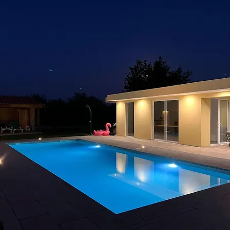 Rural With Pool Holiday home *