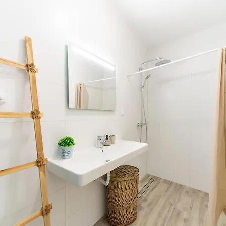 Rural With Pool Holiday home *