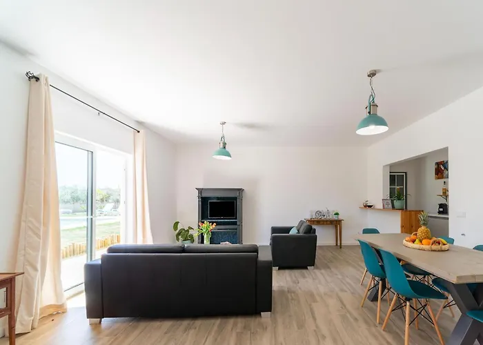 Rural With Pool Lagares (Leiria)