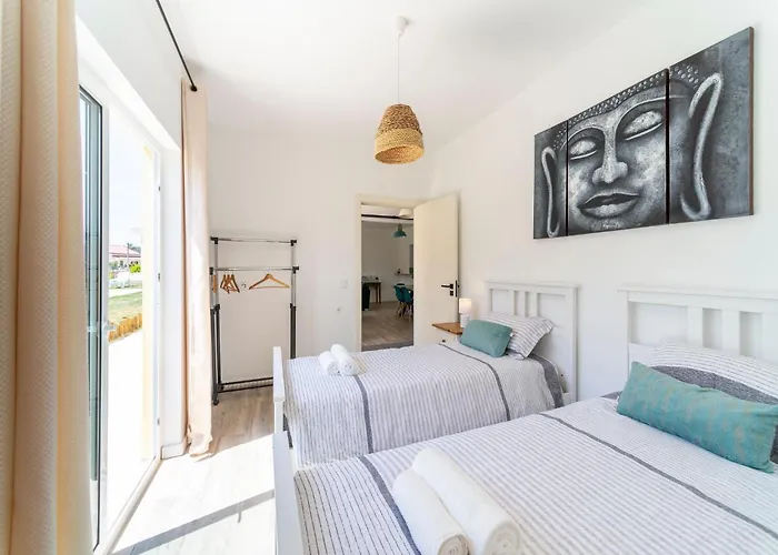 Rural With Pool * Lagares (Leiria)